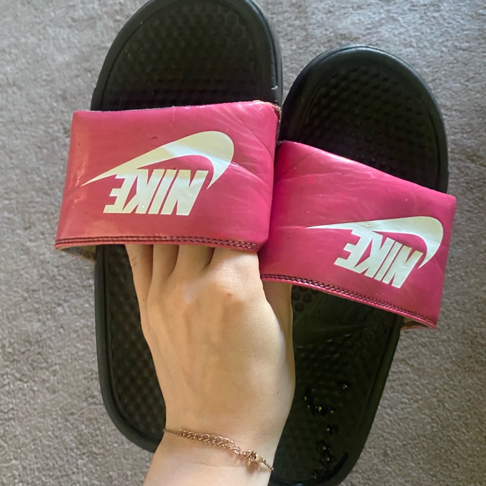 Nike womens pink slides